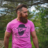Rosafarbenes T-Shirt mit der Aufschrift „Toxische Männlichkeit“, wilder Herr 